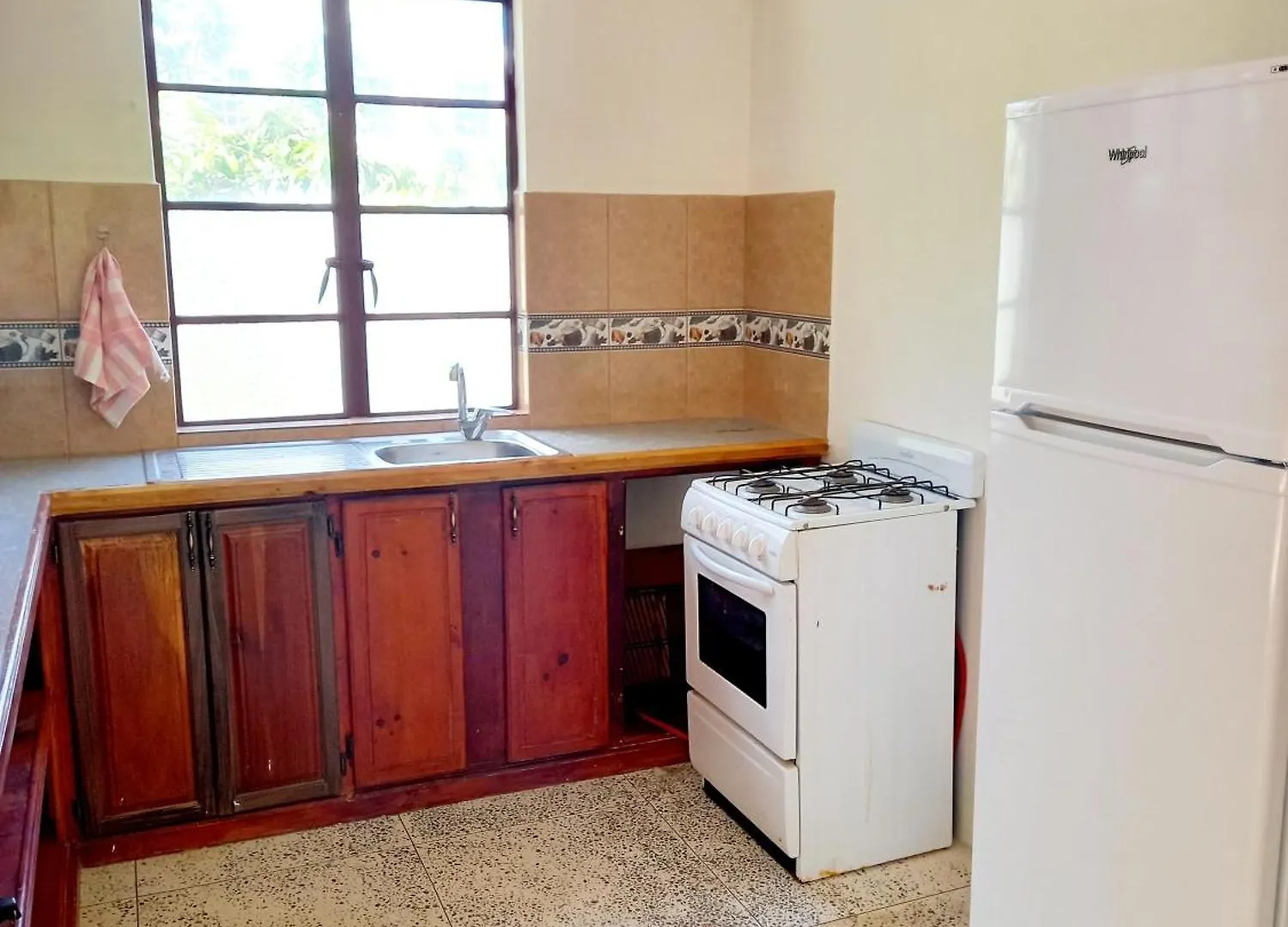Dado'S Place - 2 Bedroom House With Ac And Verandah Calibishie Holiday home