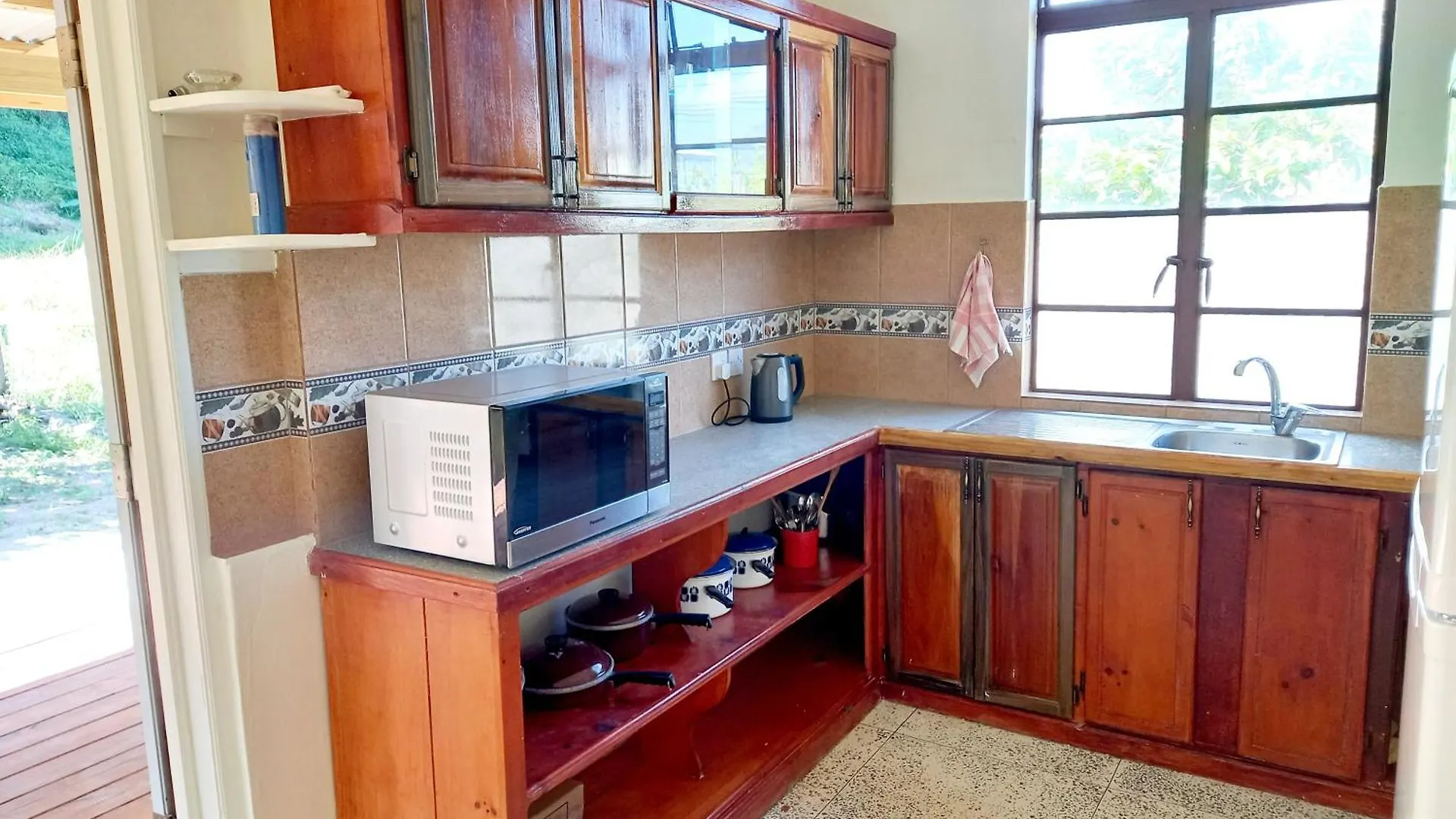 Holiday home Dado'S Place - 2 Bedroom House With Ac And Verandah Calibishie